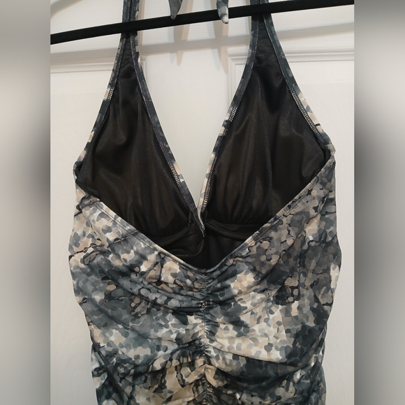 Aerin Rose Slimming 1 Piece Underwire Halter Swimsuit NWOT - Picture 9 of 16